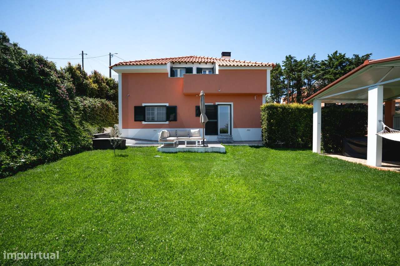 Fabulosa Moradia T4 com Piscina e Espaço Exterior-47
