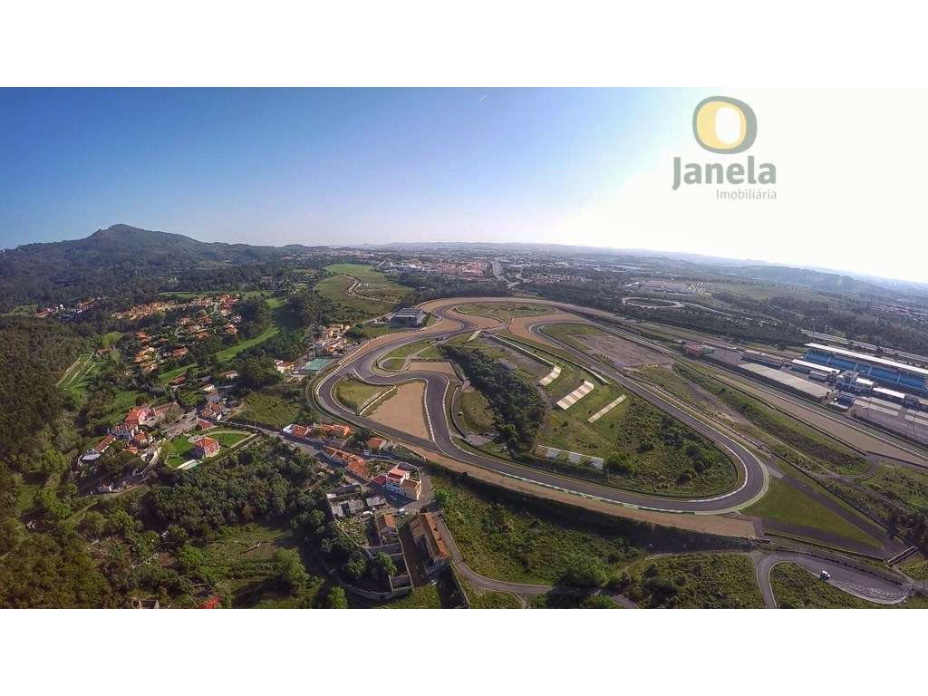 Terreno com área total de 16.334 m2, para construção de edifício de... - Grande imagem: 4/5