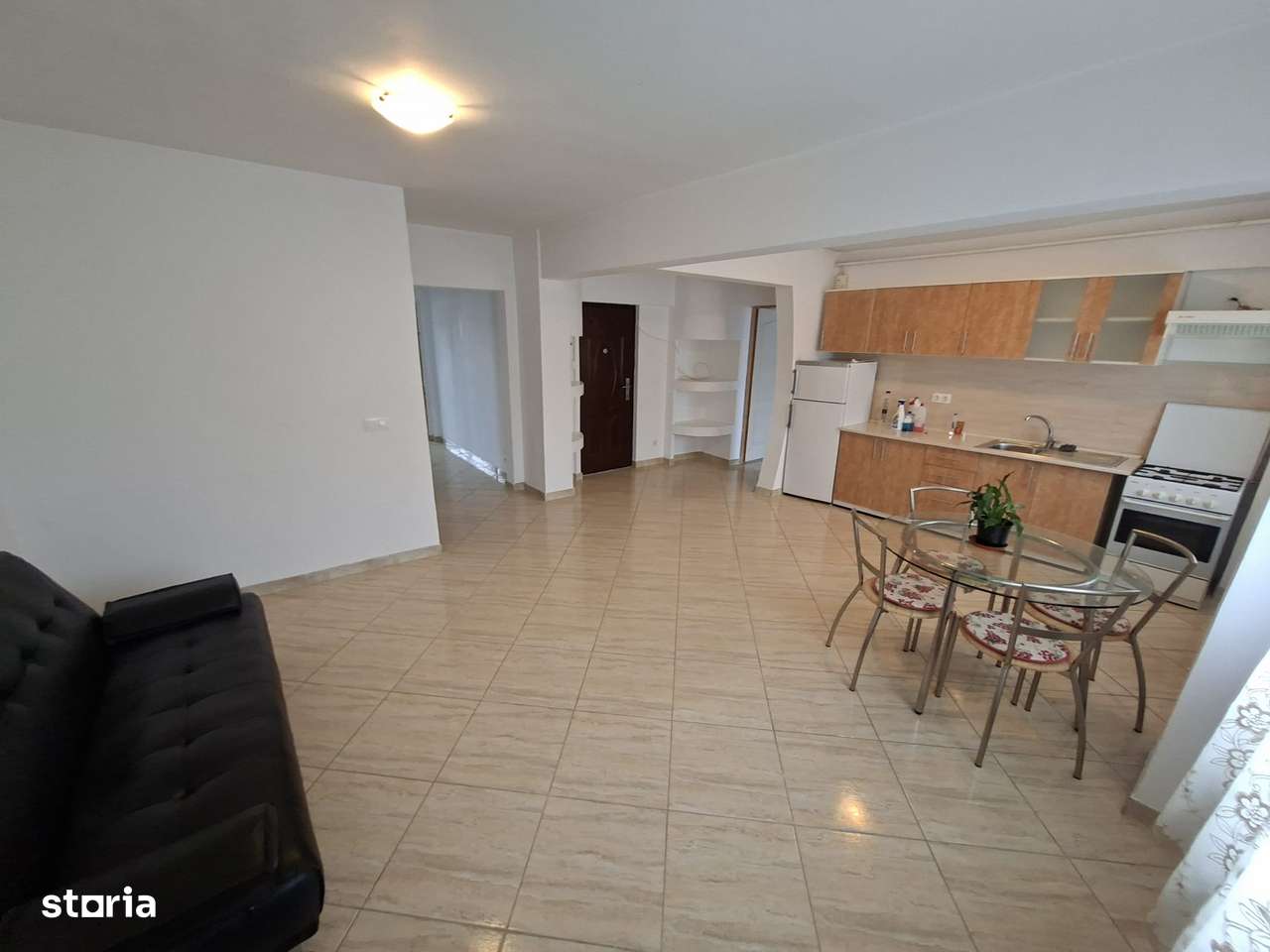 Mioritei (Carrefour) -3 cam decomandat/ 2 bai /centrala /renovat/ - Imagine principală: 4/14