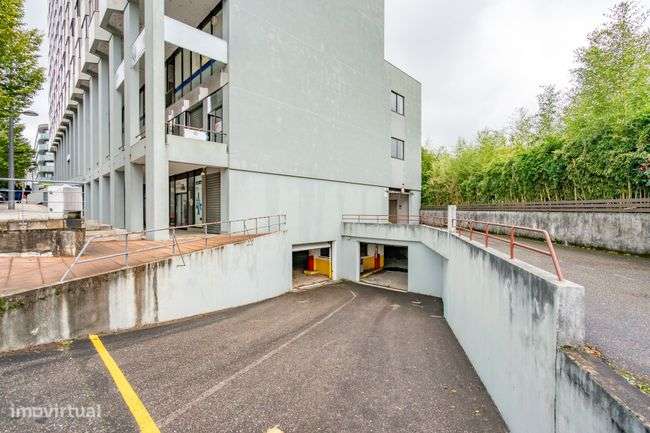 Parque de Estacionamento Coberto à venda no Centro de Valença - Grande imagem: 4/11