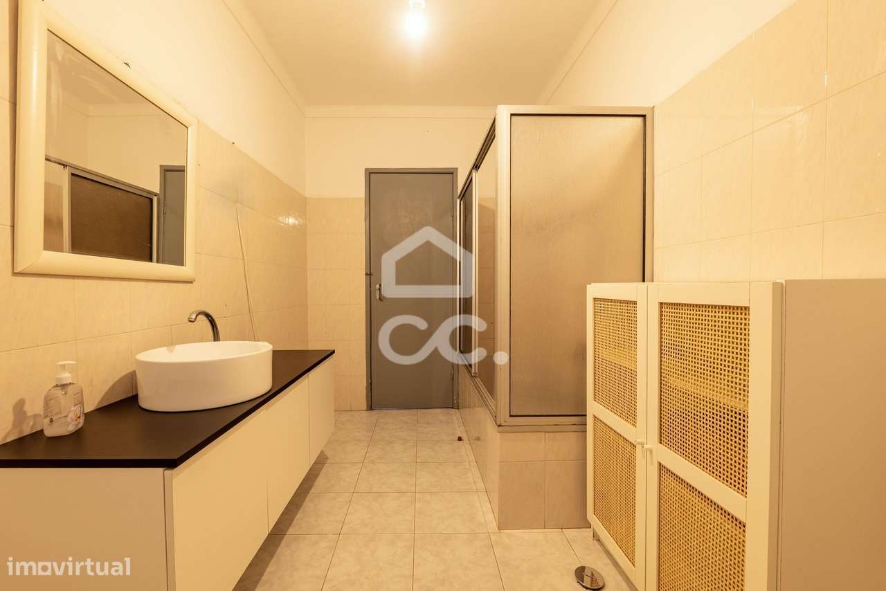 Moradia T2+2 com garagem e vista Serra de Montejunto em Murteira, Cada-8