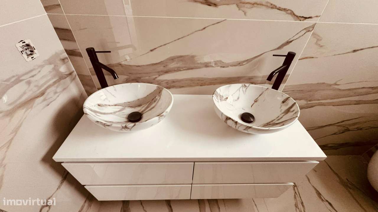 MORADIA T4 FERNAO FERRO-13