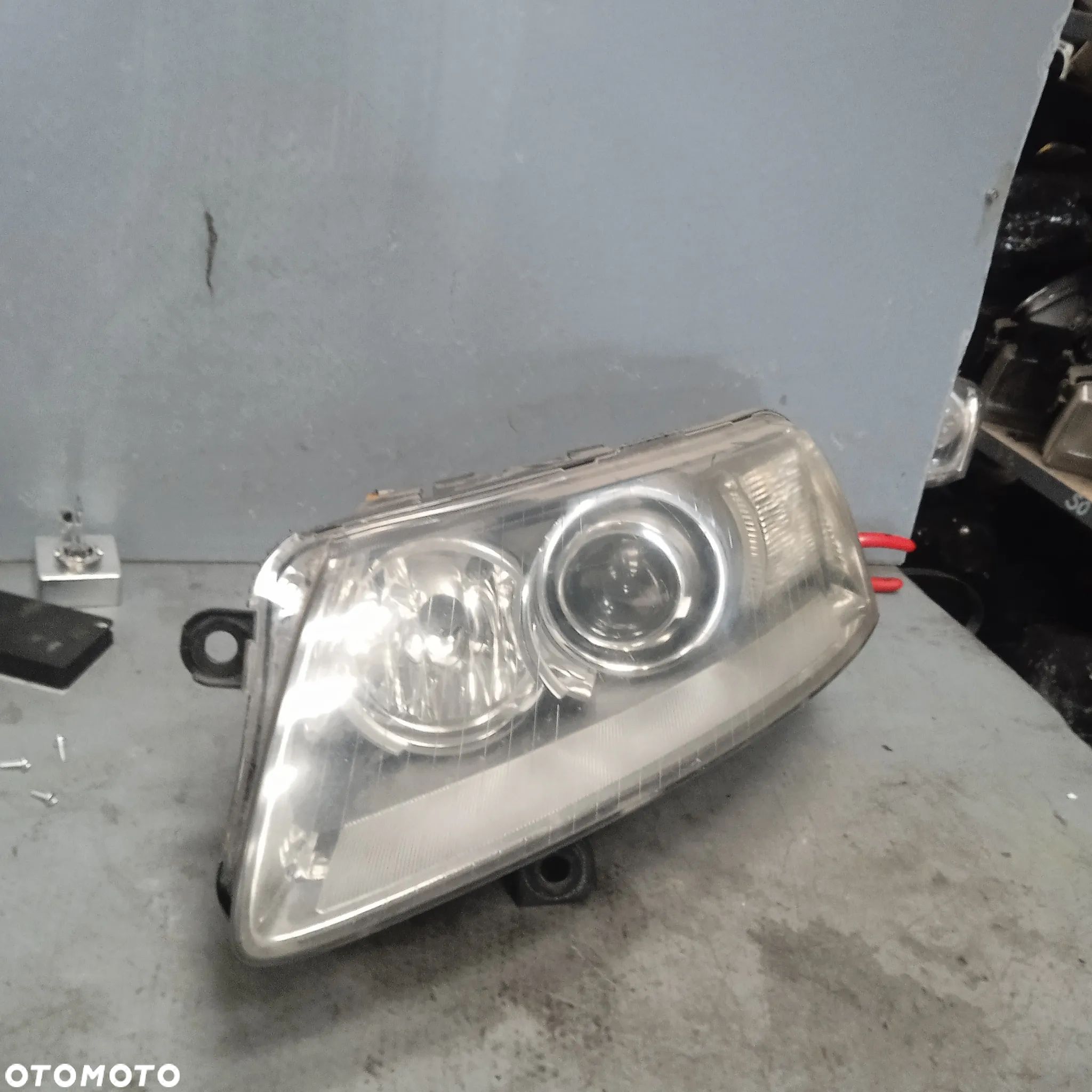 Lampa przednia lewa A6 C6 Bixenon skrętny - 1