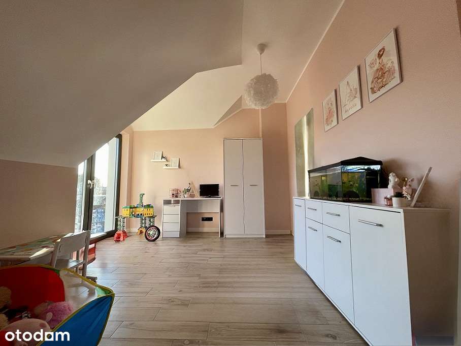 Taras od południa, garaż na 2 auta, rekuperacja, pompa ciepła.-12