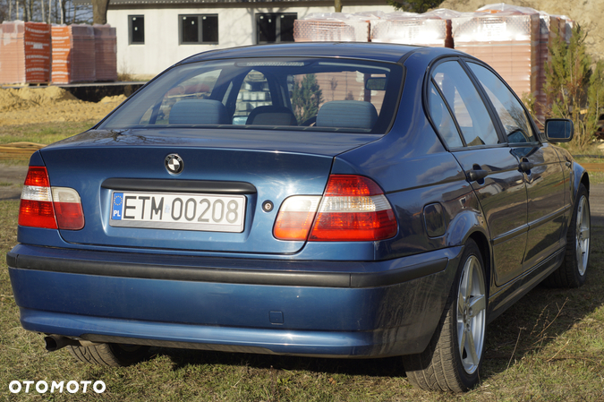 BMW Seria 3 318i - 12