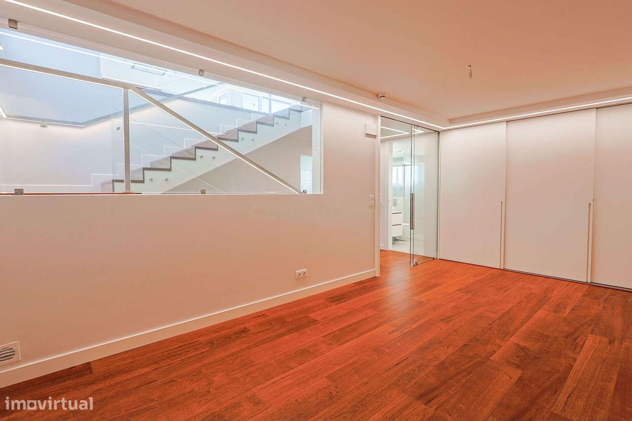 Moradia T5 com Piscina e Domótica - Nova Construção na Charneca da Cap-36