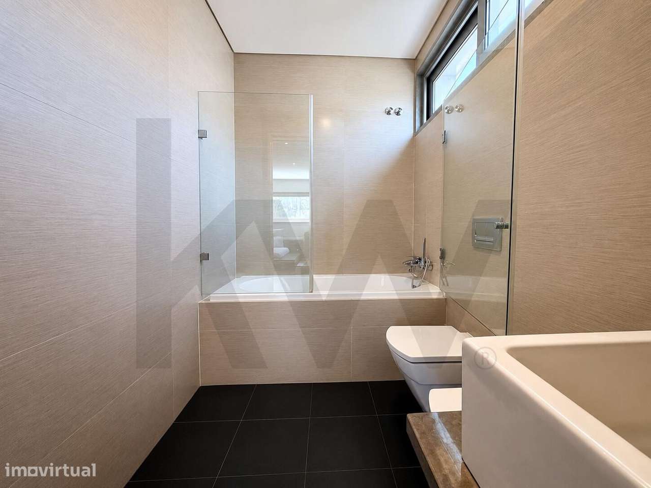 Moradia Isolada de Luxo, T5 com Piscina para a venda em Santo António-32