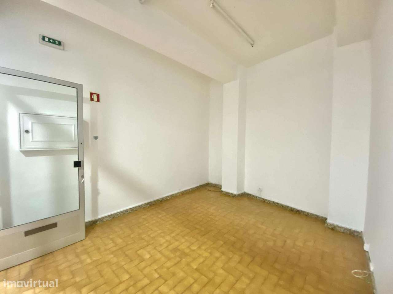 Loja com 15m2 no centro de Fafe - Grande imagem: 2/7