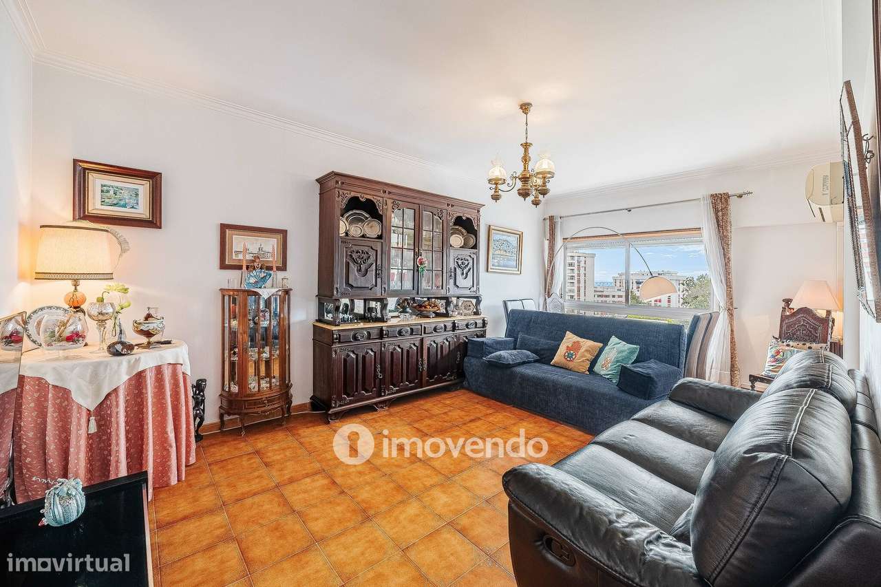 Apartamento T3 com cozinha equipada, na Póvoa de Santa Iria - Grande imagem: 3/44