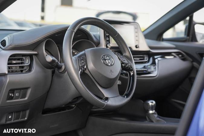 Toyota C-HR Hybrid Style Selection - 6