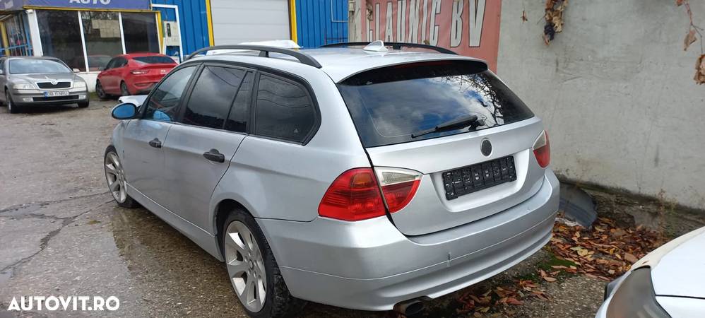 Dezmembram BMW 320D E91 M47 D20 - 3