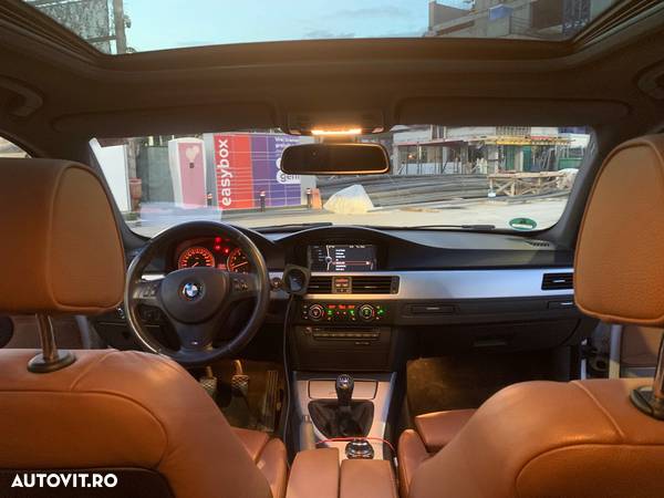 BMW Seria 3 330i Coupe M Sport Edition - 4