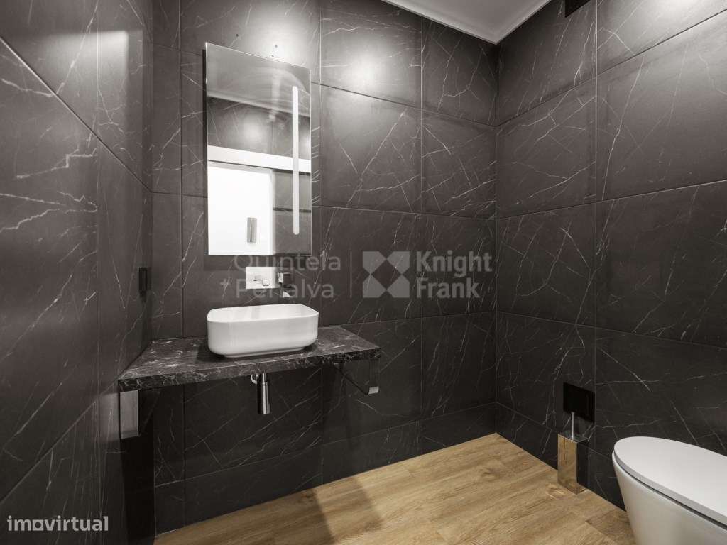 Apartamento T2 renovado com varanda em Arroios-18