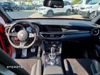 Alfa Romeo Stelvio - 12