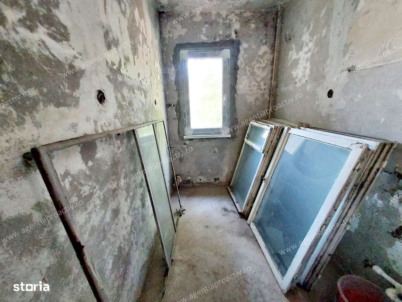 Apartament 3 camere, etaj 1, la doi pași de strada principală - Imagine principală: 5/8