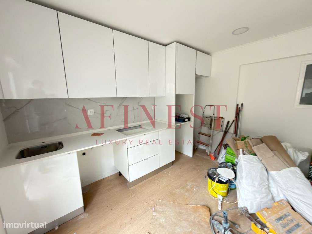 APARTAMENTO T2 RENOVADO COM AMPLO TERRAÇO NA PRAÇA DA IGREJA - AMADORA-7