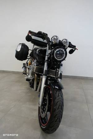 Yamaha XJR - 8