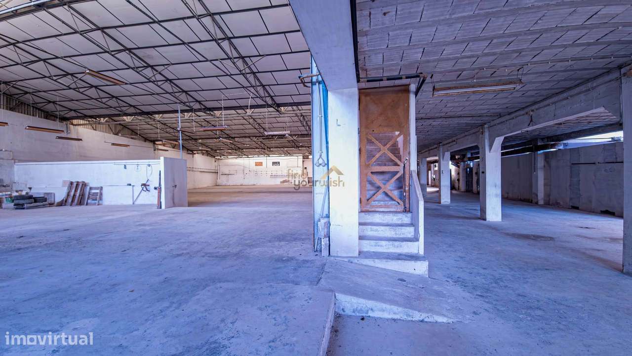 Armazém de cerâmica localizada no centro de Vestiaria.-26