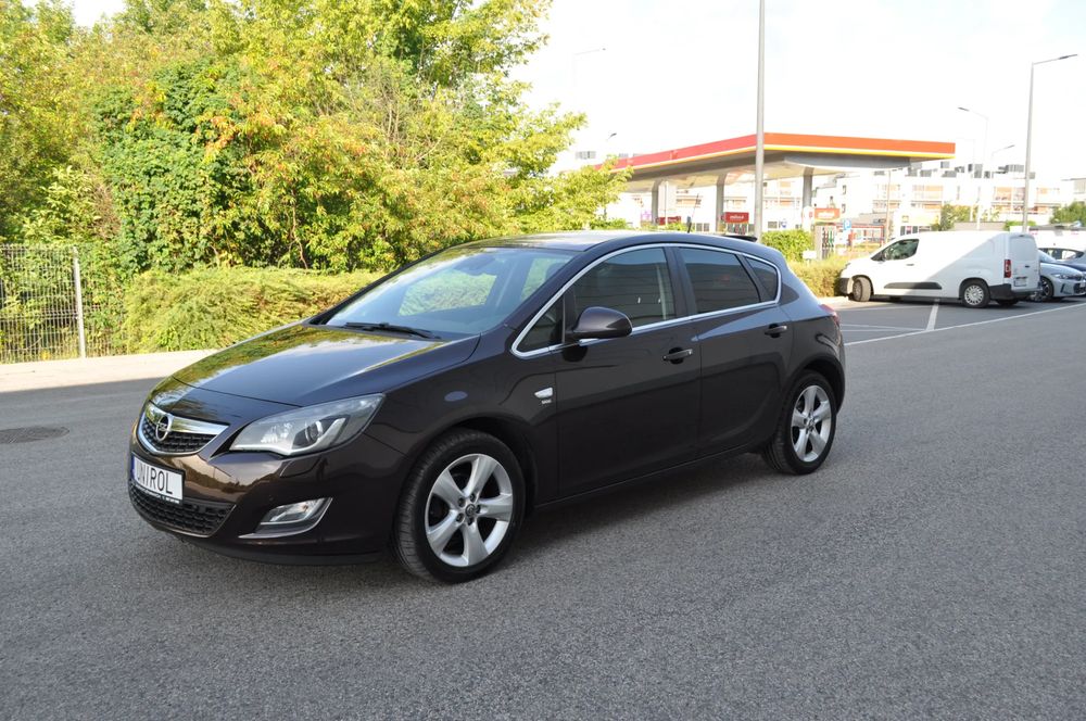 Opel Astra J (2009-2019) 1.4 Turbo 2011