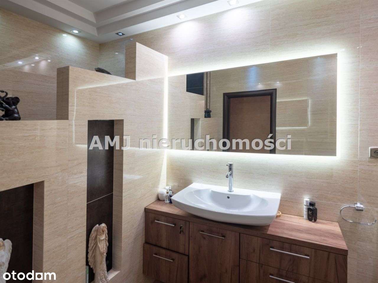 Dom marzeń w otoczeniu lasu-15