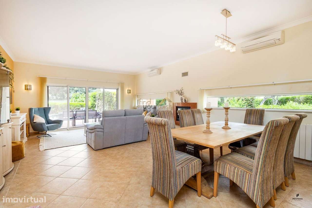 Moradia T4 com piscina, único piso,  com acesso direto ao exclusivo Ca-5