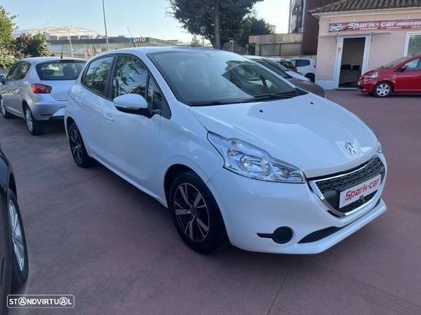 Peugeot 208 1.4 HDi Active - 2