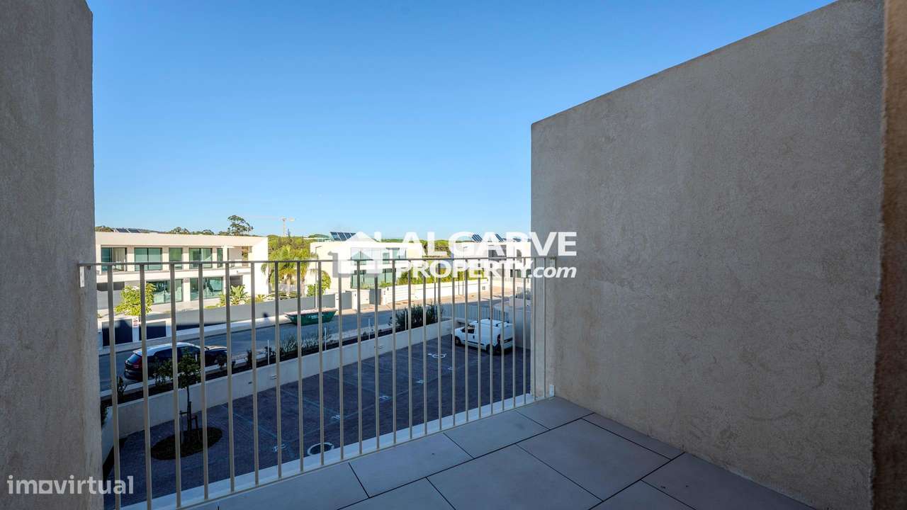 Sofisticação Moderna no Coração de Vilamoura: Apartamento Premium T2 n-18
