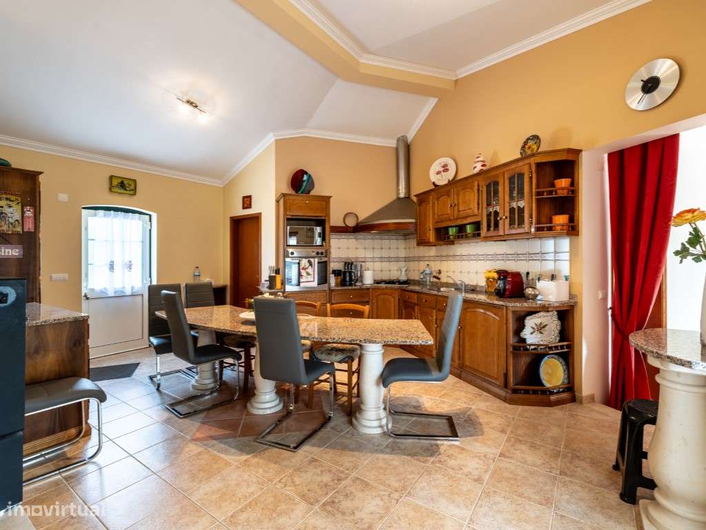 Magnífica Moradia Térrea T3+2 de estilo tradicional com terreno de ... - Grande imagem: 4/45