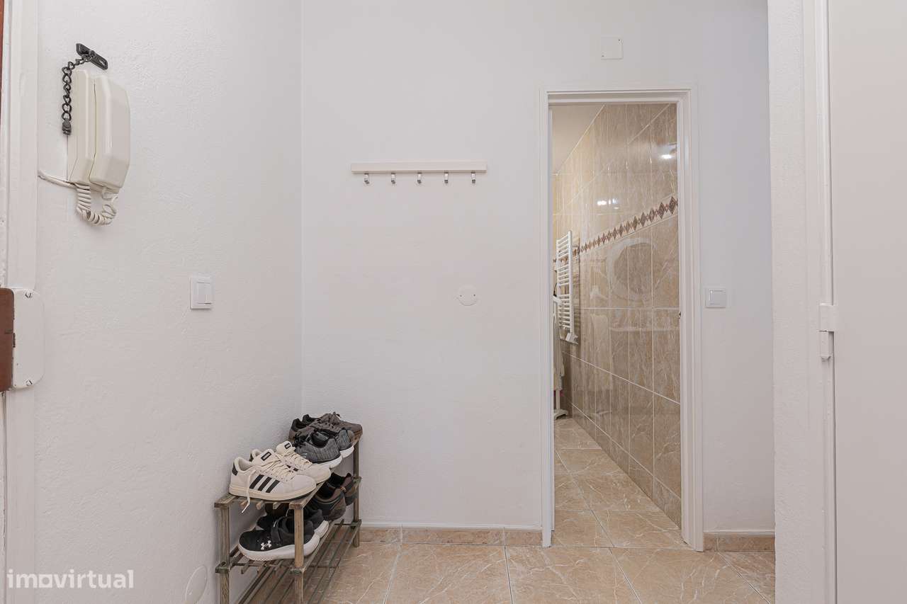 Apartamento de 4 assoalhadas no centro da Moita-29