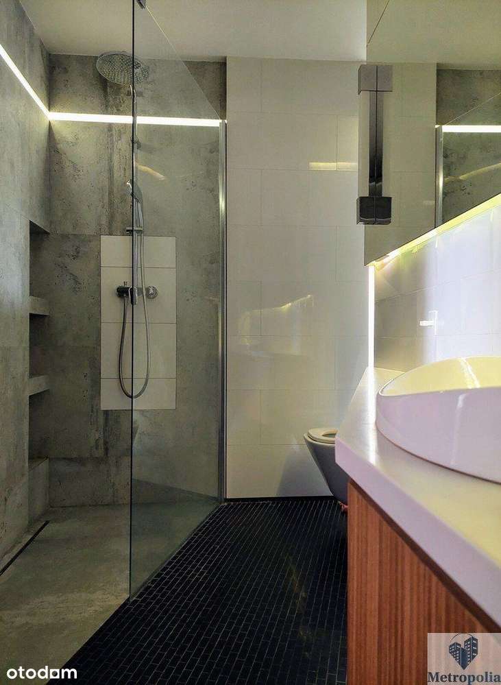 Nietuzinkowe lokum z antresolą i garderobą.-7