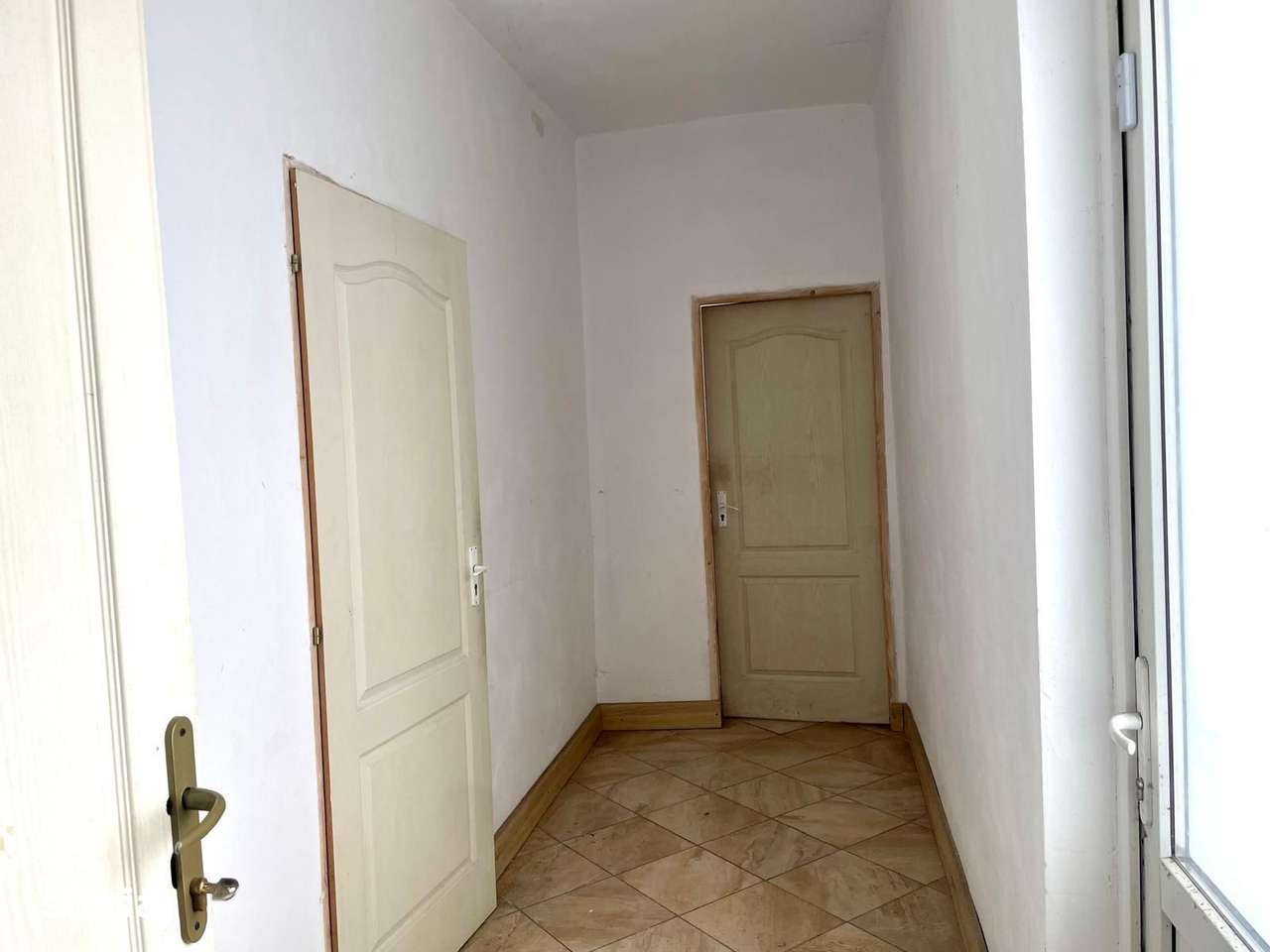 Spațiu comercial de Închiriere/Vânzare | 110 mp | Dornești-12