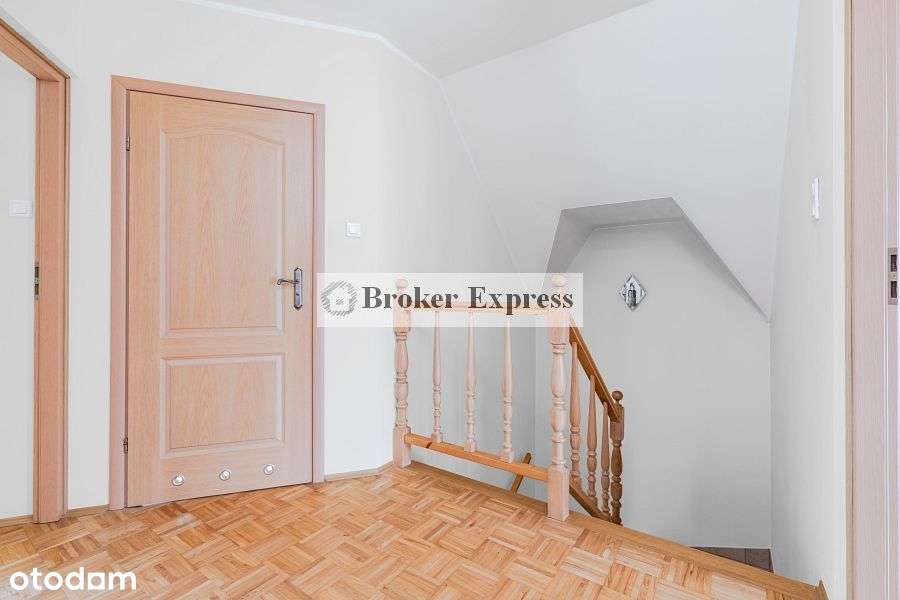 Wolnostojący dom na dużej działce!-9