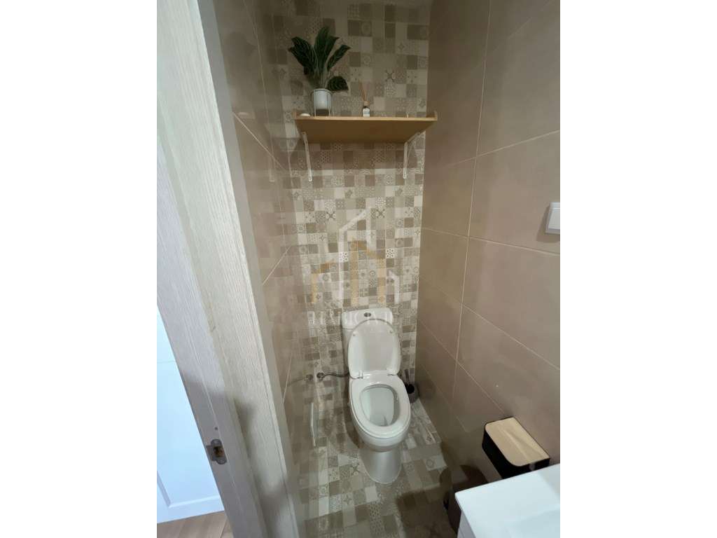 Moradia Geminada T2+1-13