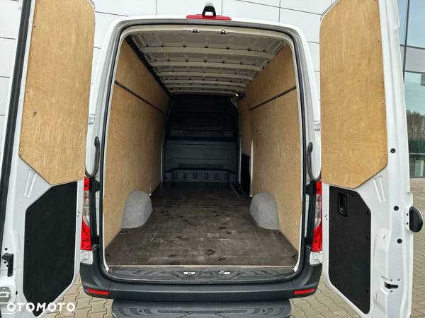 Mercedes-Benz Sprinter - 9