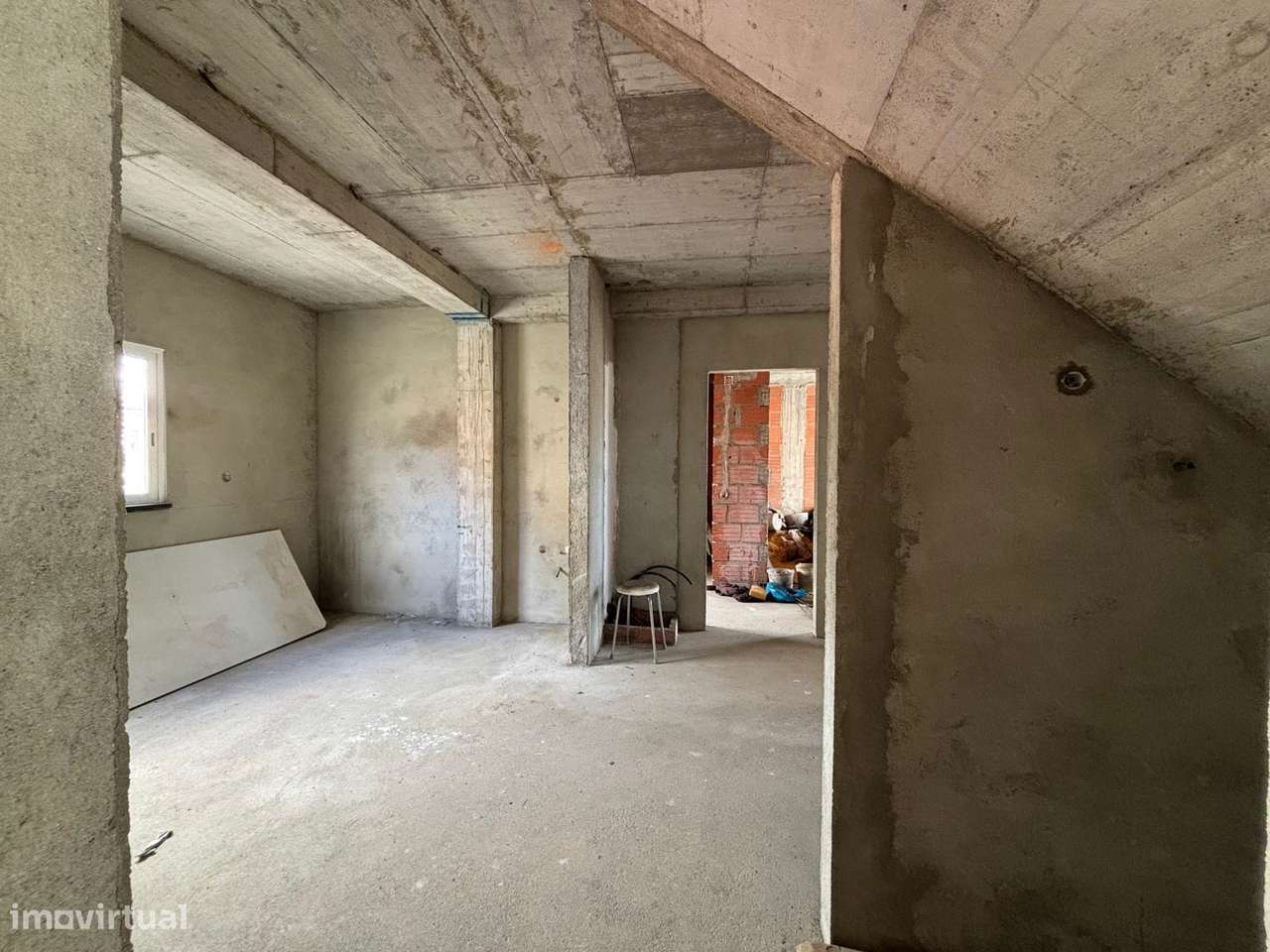 Moradia Geminada de Excelência em Vale Flores – Feijó, Almada-5