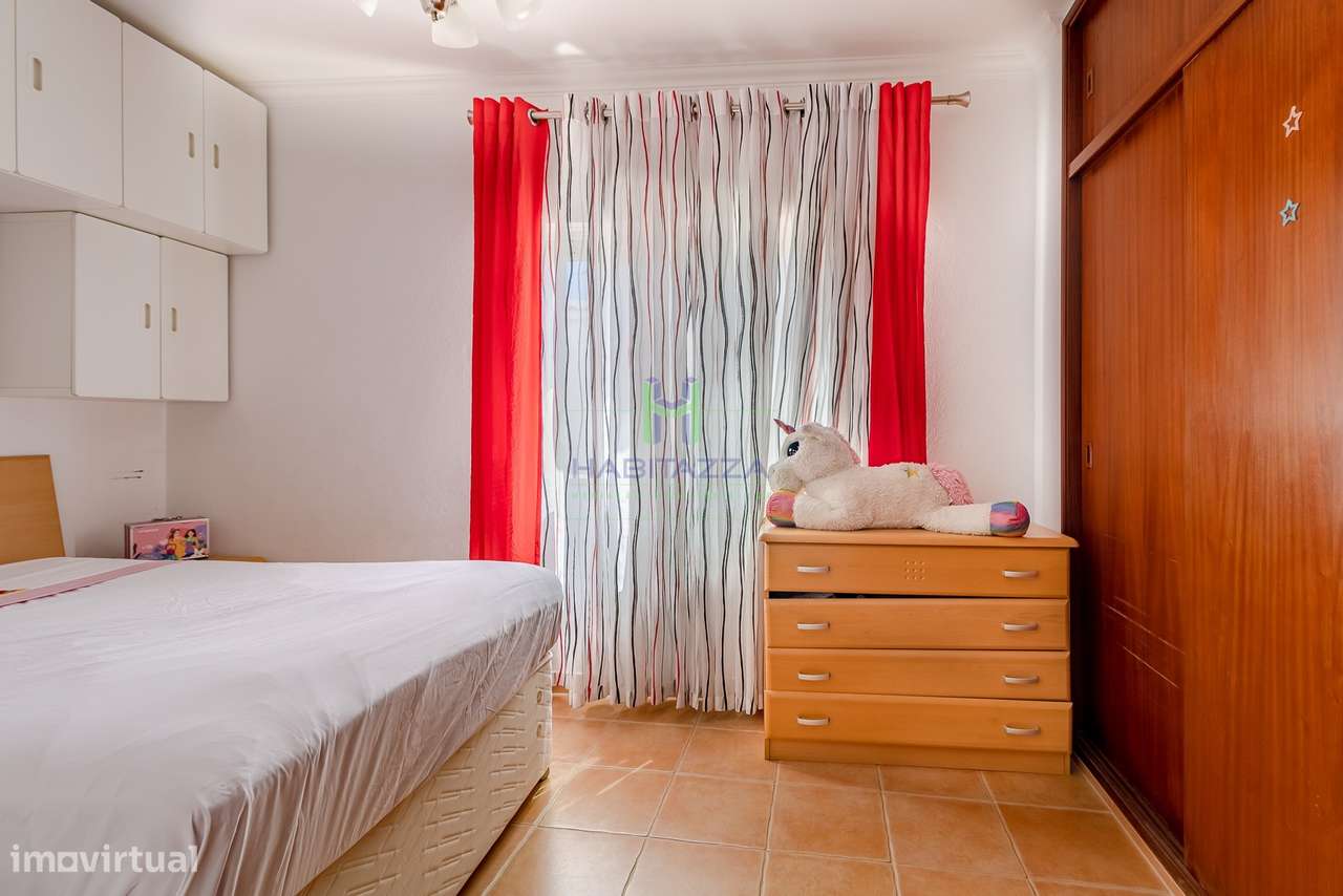 Apartamento T2 + Anexo com 1 quarto, 1 Escritório e 1 Casa de Banho, c-17