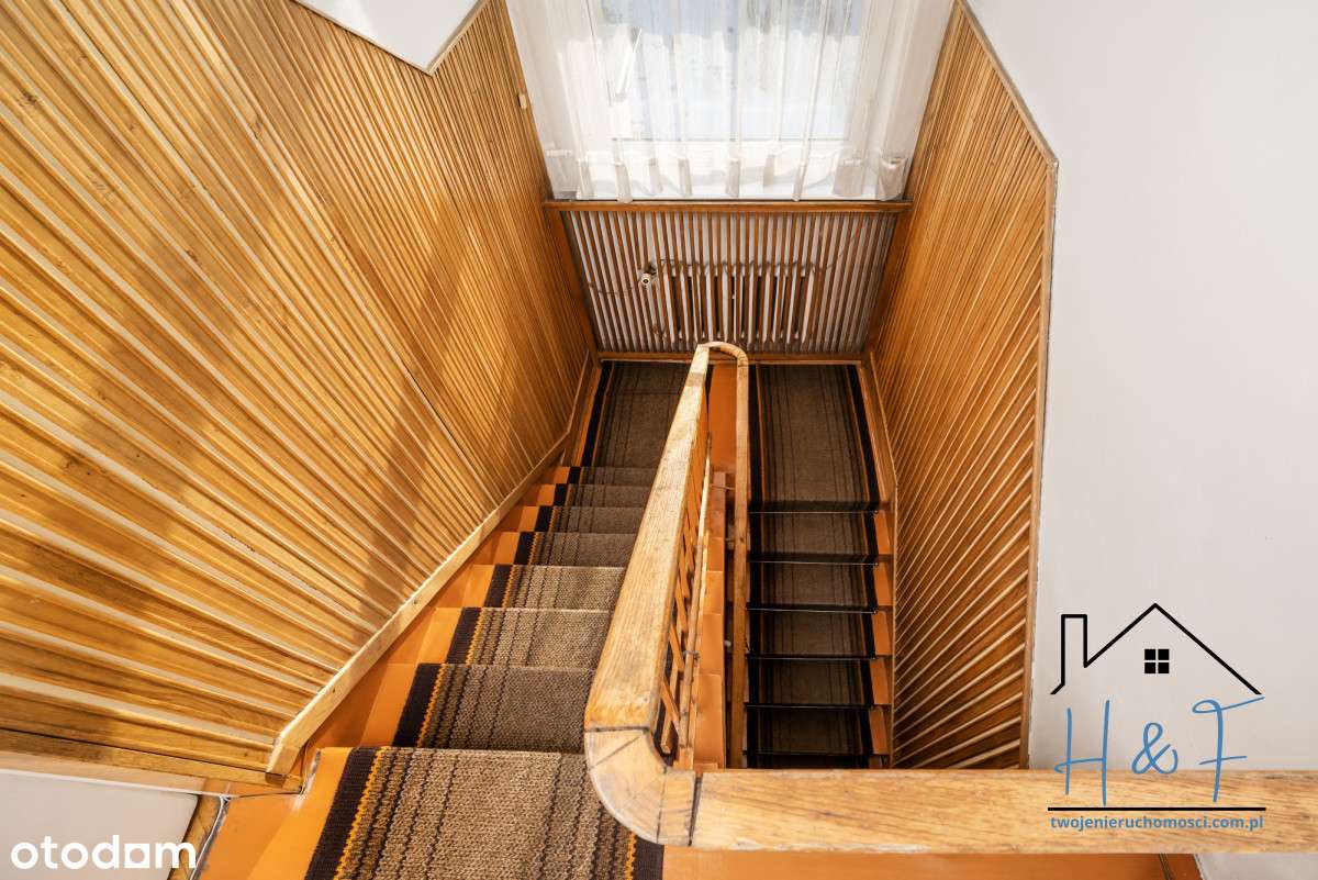 Dom z potencjałem, kawalerką i 2 garażami-10