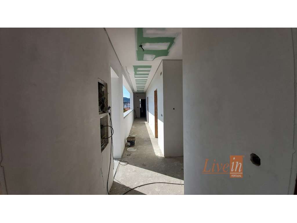 Quinta com Moradia T4 Isolada na Azueira em Mafra-10