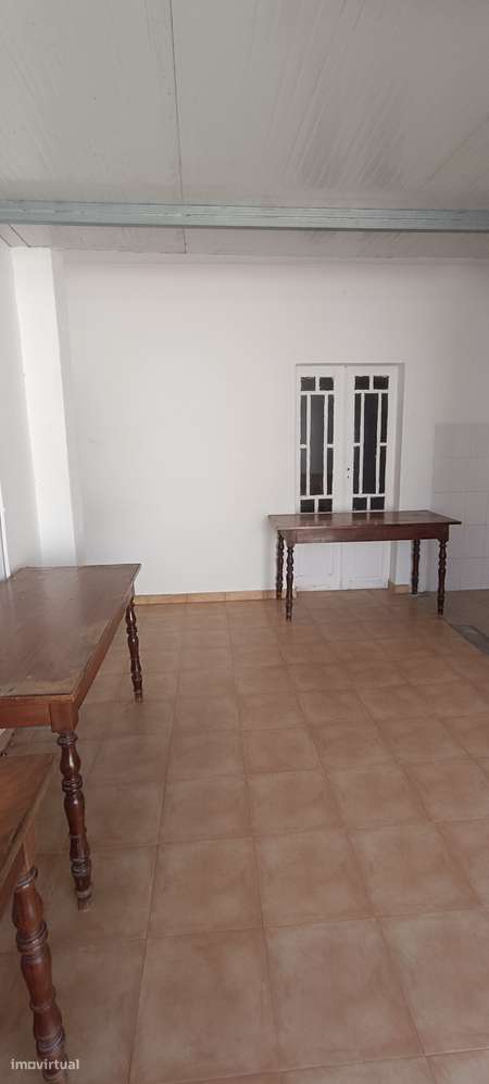 Moradia V5 com logradouro e 10 boxes para cavalos-14