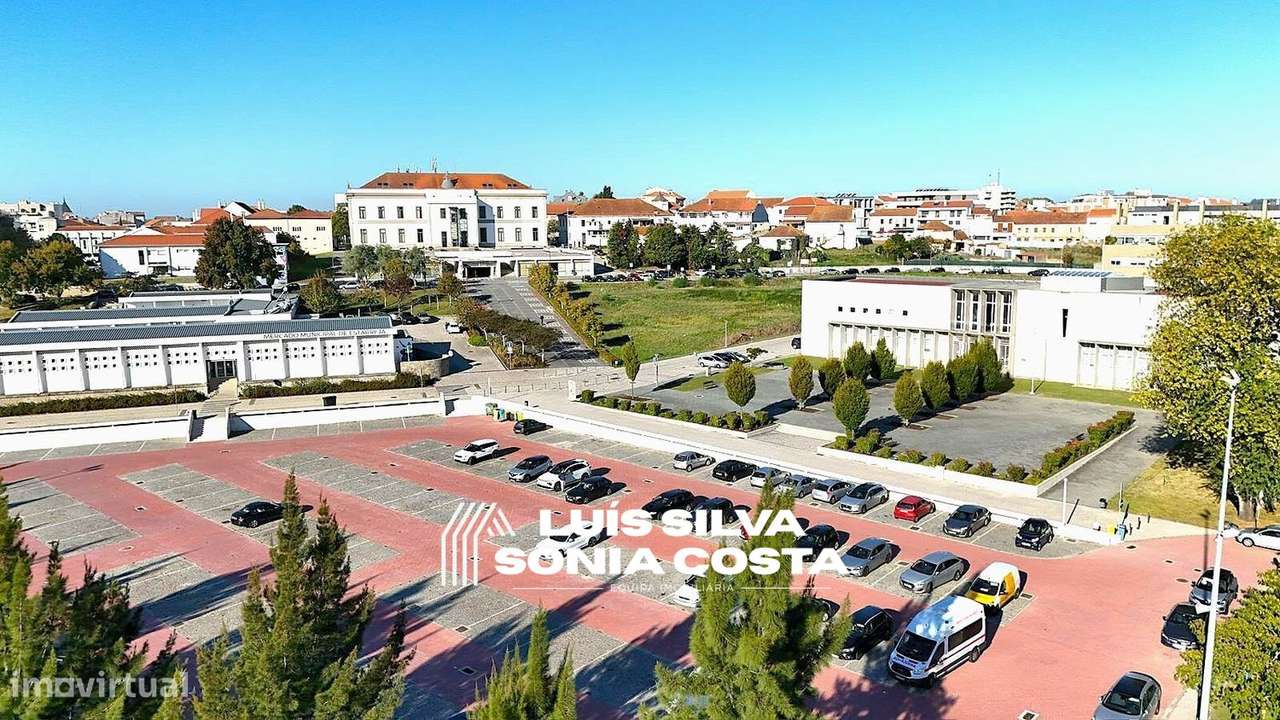 Apartamento T2 Remodelado c/ Varandas, Garagem & Elevador - Centro...-30