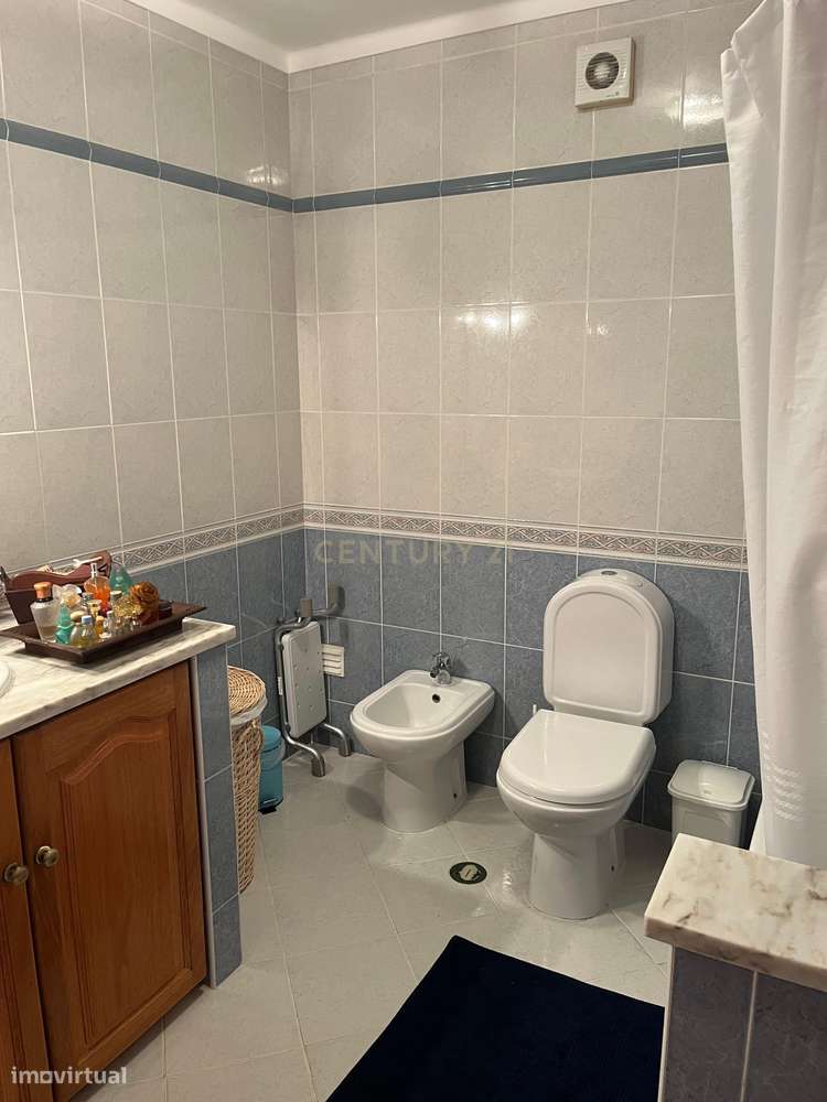Moradia T4 em condomínio fechado com piscina, vista mar e walking dist-39