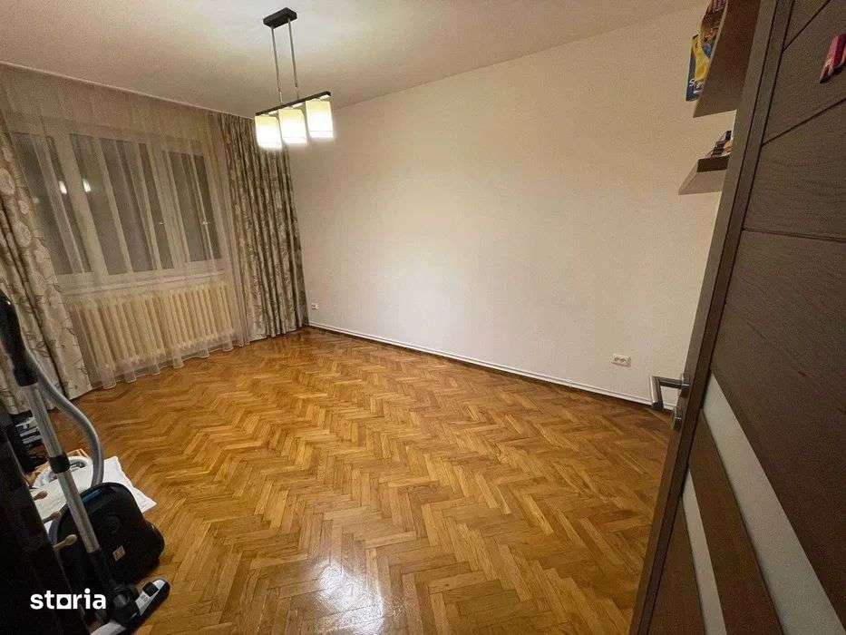 De închiriat apartament cu 3 camere în cartierul Plopilor - Imagine principală: 4/6