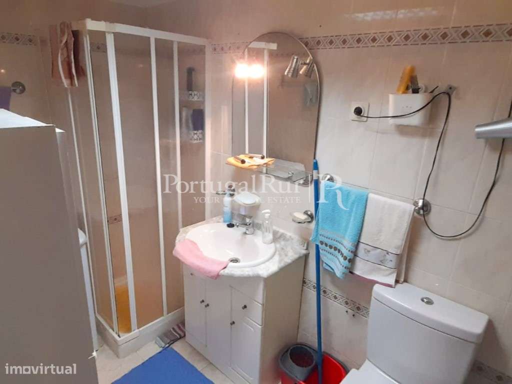 Moradia T4 com terraço em zona residencial de Évora-5