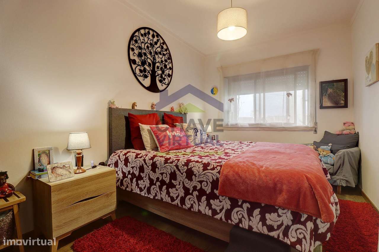 Apartamento T2 com Garagem - Centro Bombarral-12