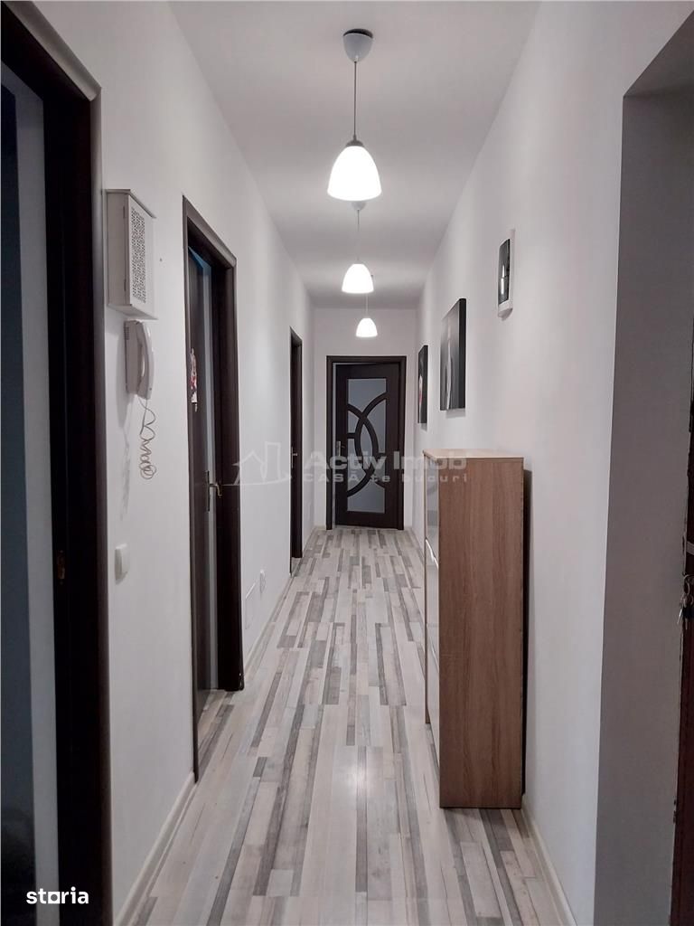 Apartament 3 camere-Mobilat si utilat-Bloc cu Lift si interfon-Asfalt