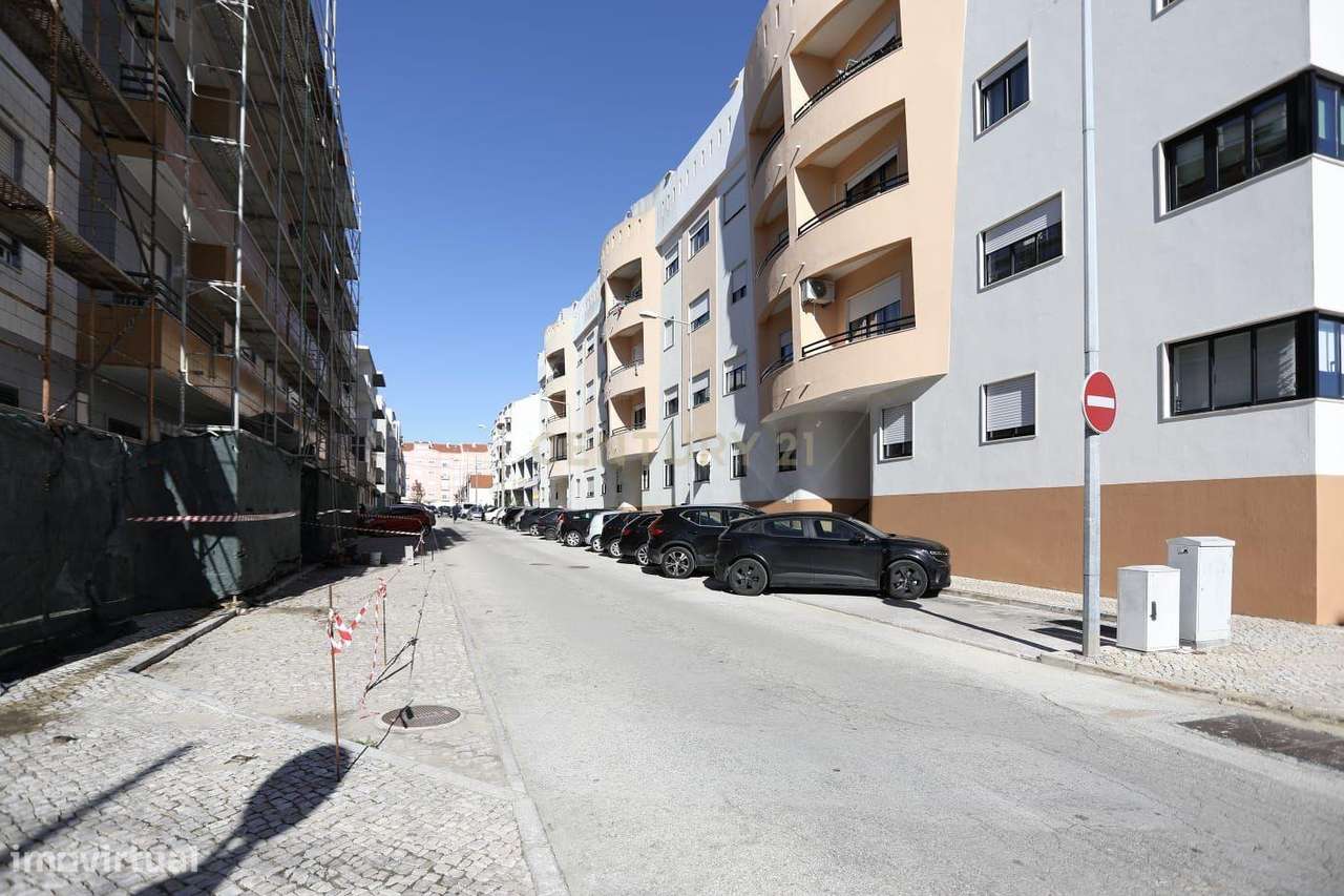 Apartamento T2 em Montijo com Vista para a Cidade-12