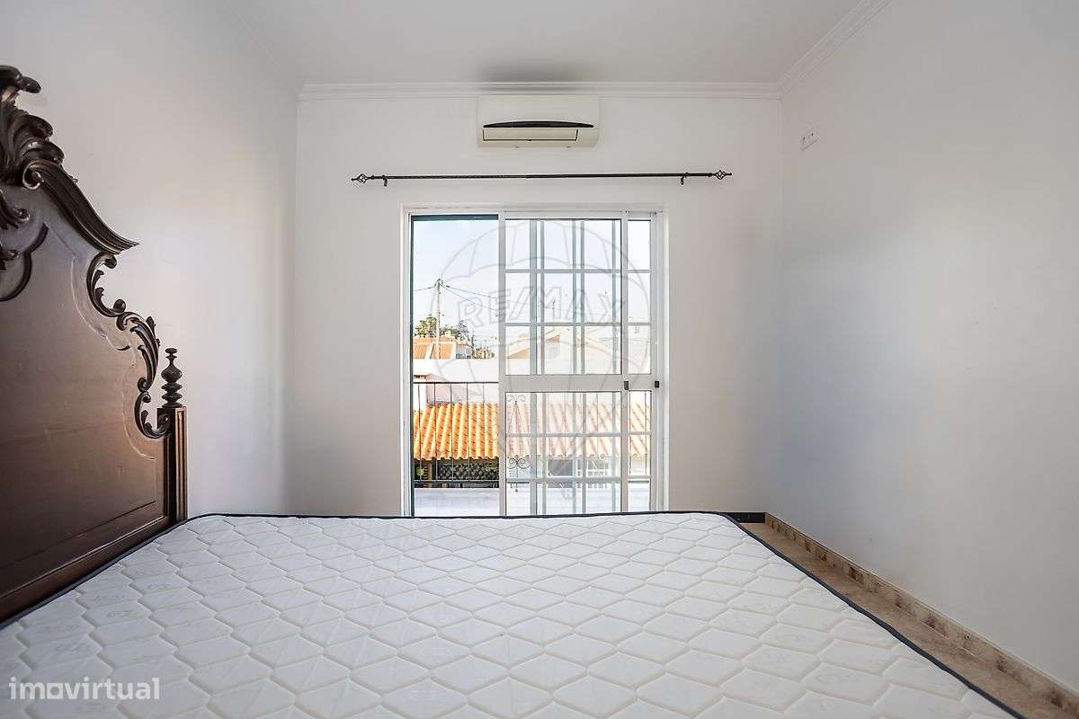 Moradia T3 com Quintal, Escritório e Churrasqueira – Quinta do Conde-26