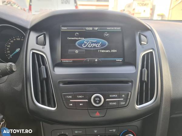 Ford Focus 2.0 TDCi Powershift Titanium - 14