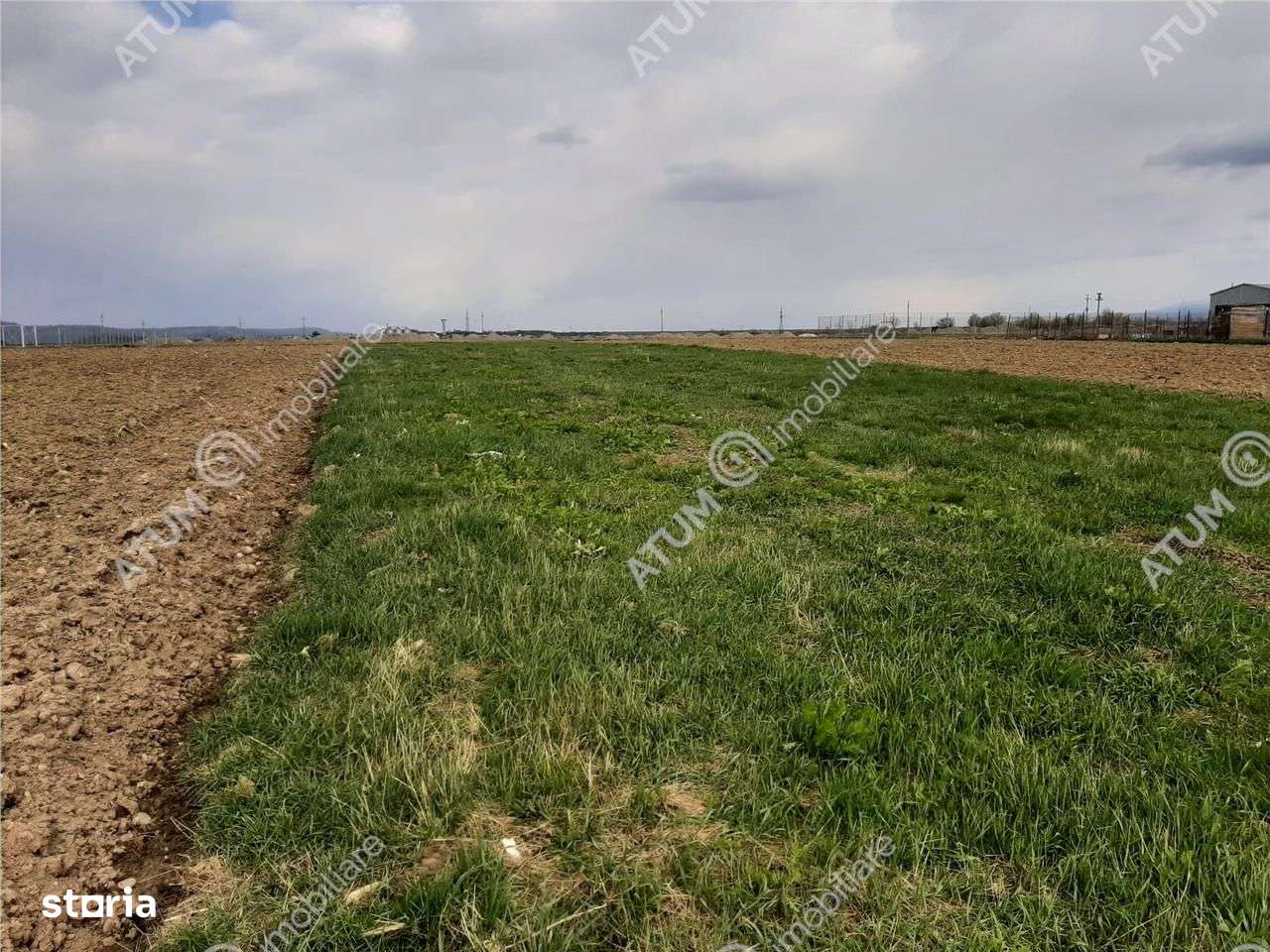 eren intravilan 1400 mp de vanzare pe Valea Avrigului - Imagine principală: 4/7