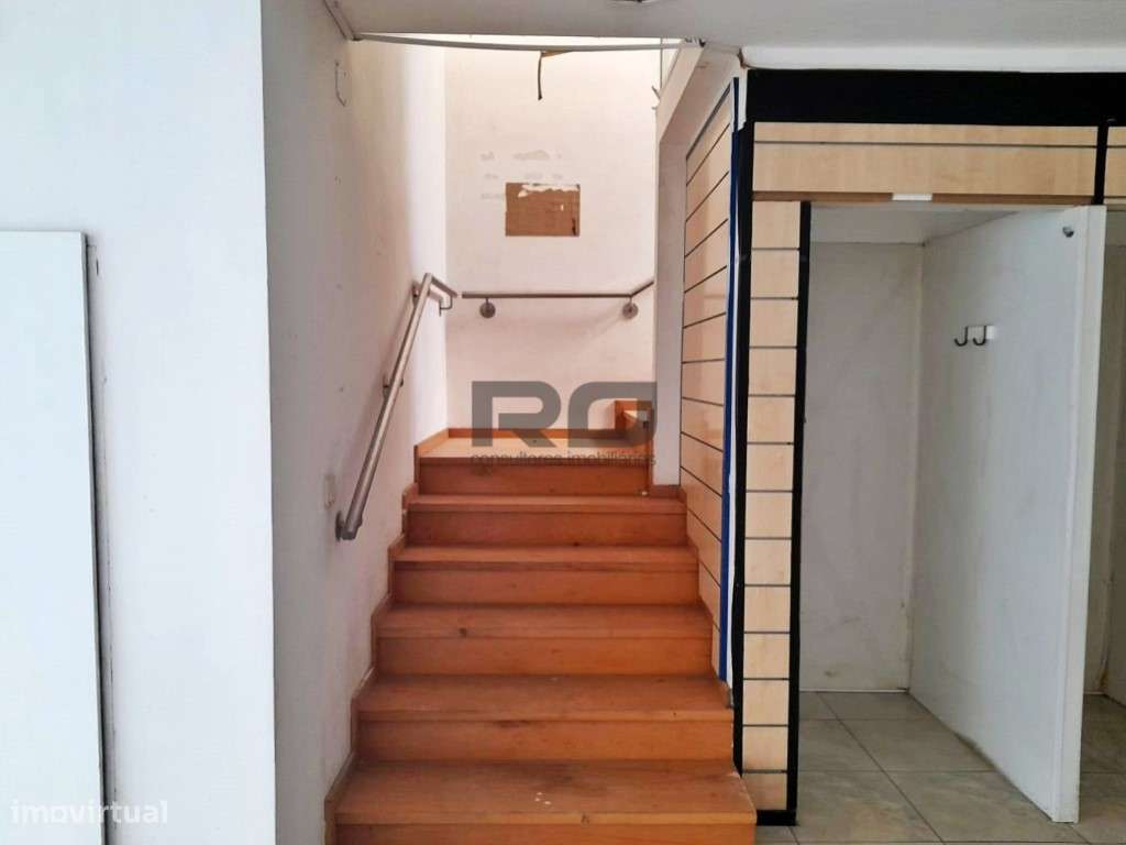 Loja c/ 2 pisos Brito Capelo, Matosinhos - Grande imagem: 4/8